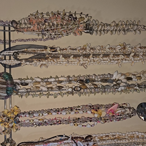 Unlisted Jewelry for Live - Picture 3 of 4